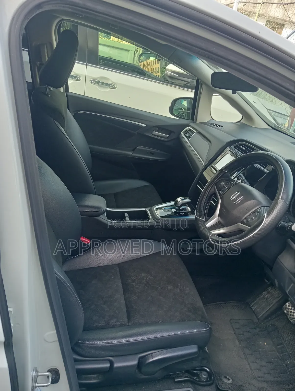 Honda Fit Shuttle 2019 White