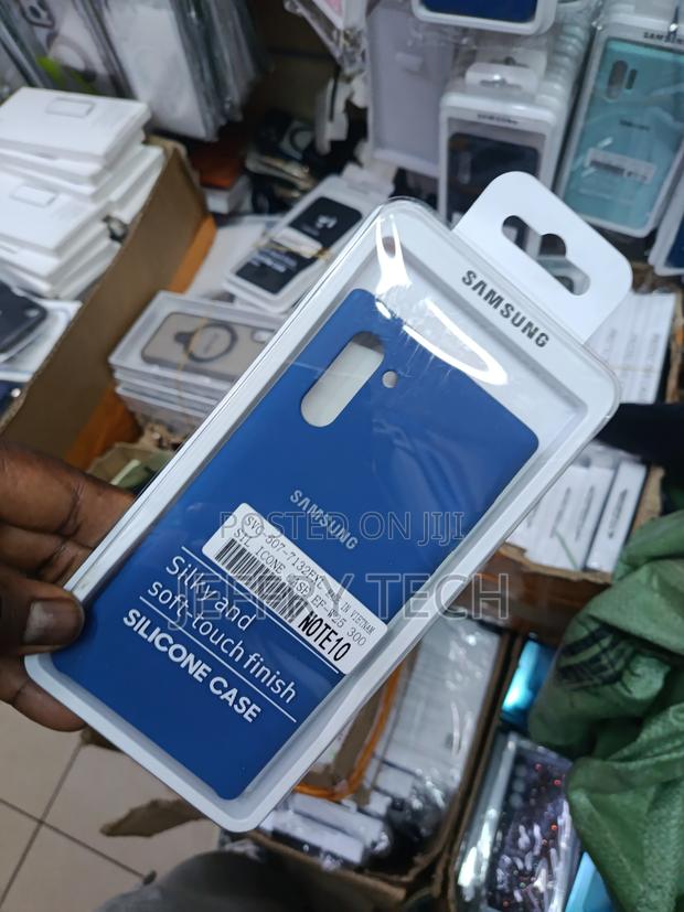 Samsung Galaxy Note 10 Silicone Case in Blue. - thumbnail 3