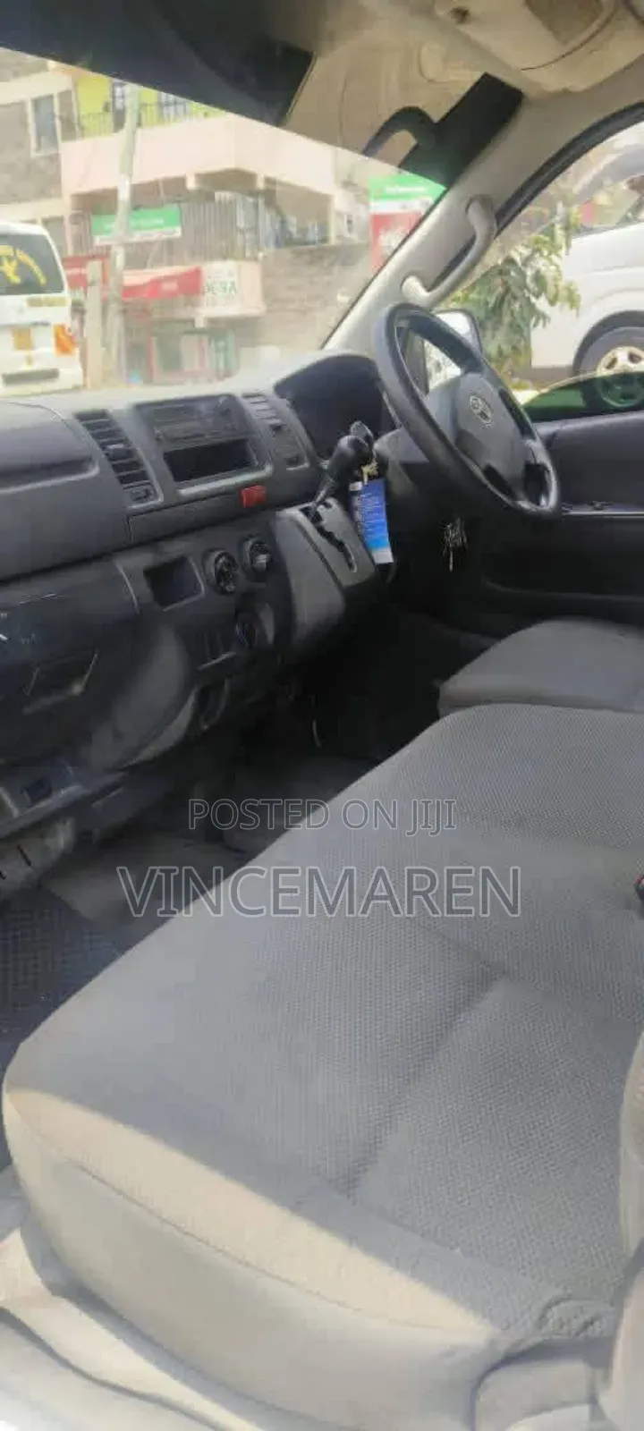 Toyota HiAce 2012 Silver