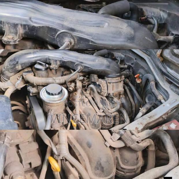 Toyota HiAce 2012 Silver - thumbnail 6