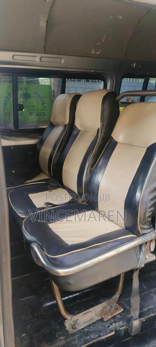 Toyota HiAce 2012 Silver - thumbnail 8