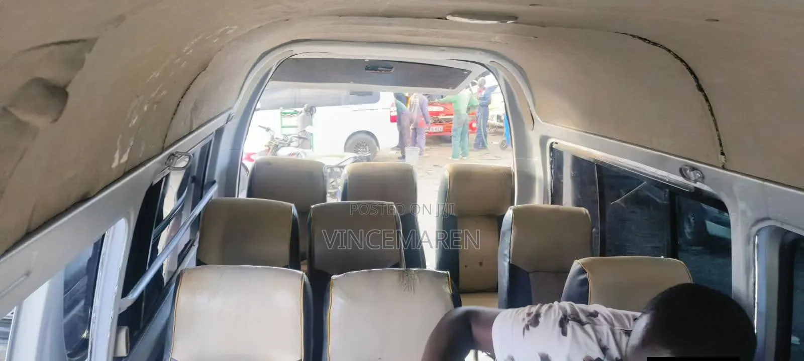 Toyota HiAce 2012 Silver