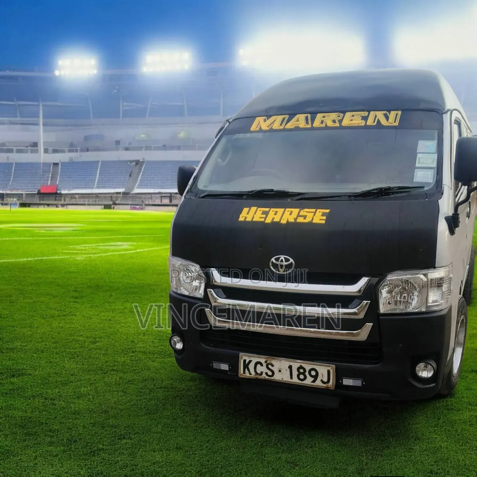 Toyota HiAce 2012 Silver