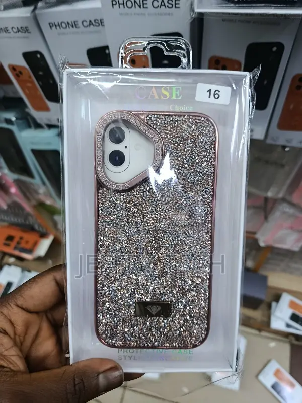 Diamond-Encrusted Protective Phone Case Designed for the iPhone 16.