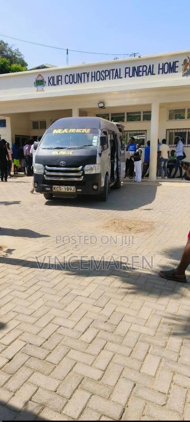 Toyota HiAce 2012 Silver - thumbnail 13