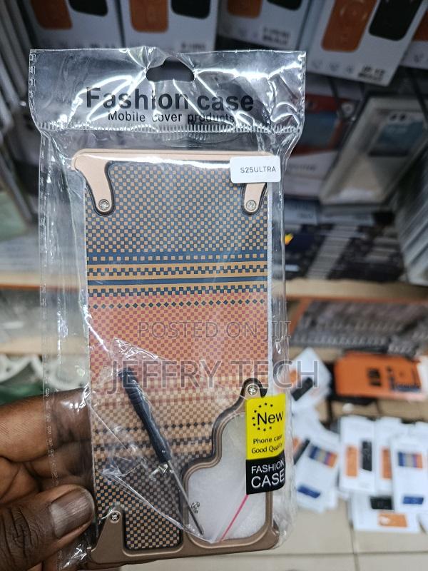 Samsung Galaxy S25 Ultra, a Stylized Woven Pattern Metal-Look Corners