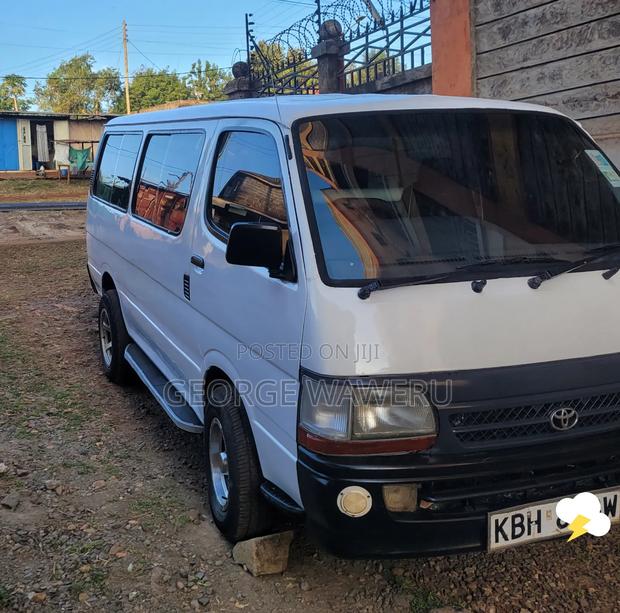 Toyota HiAce 2002 White - thumbnail 2