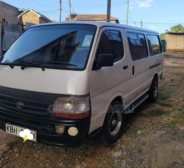 Toyota HiAce 2002 White - thumbnail 3