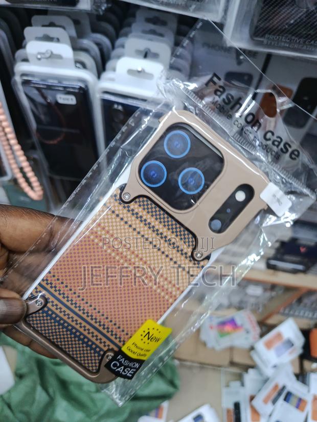 iPhone 17 Pro, a Textured Geometricmetallic Corner Reinforcements. - thumbnail 3