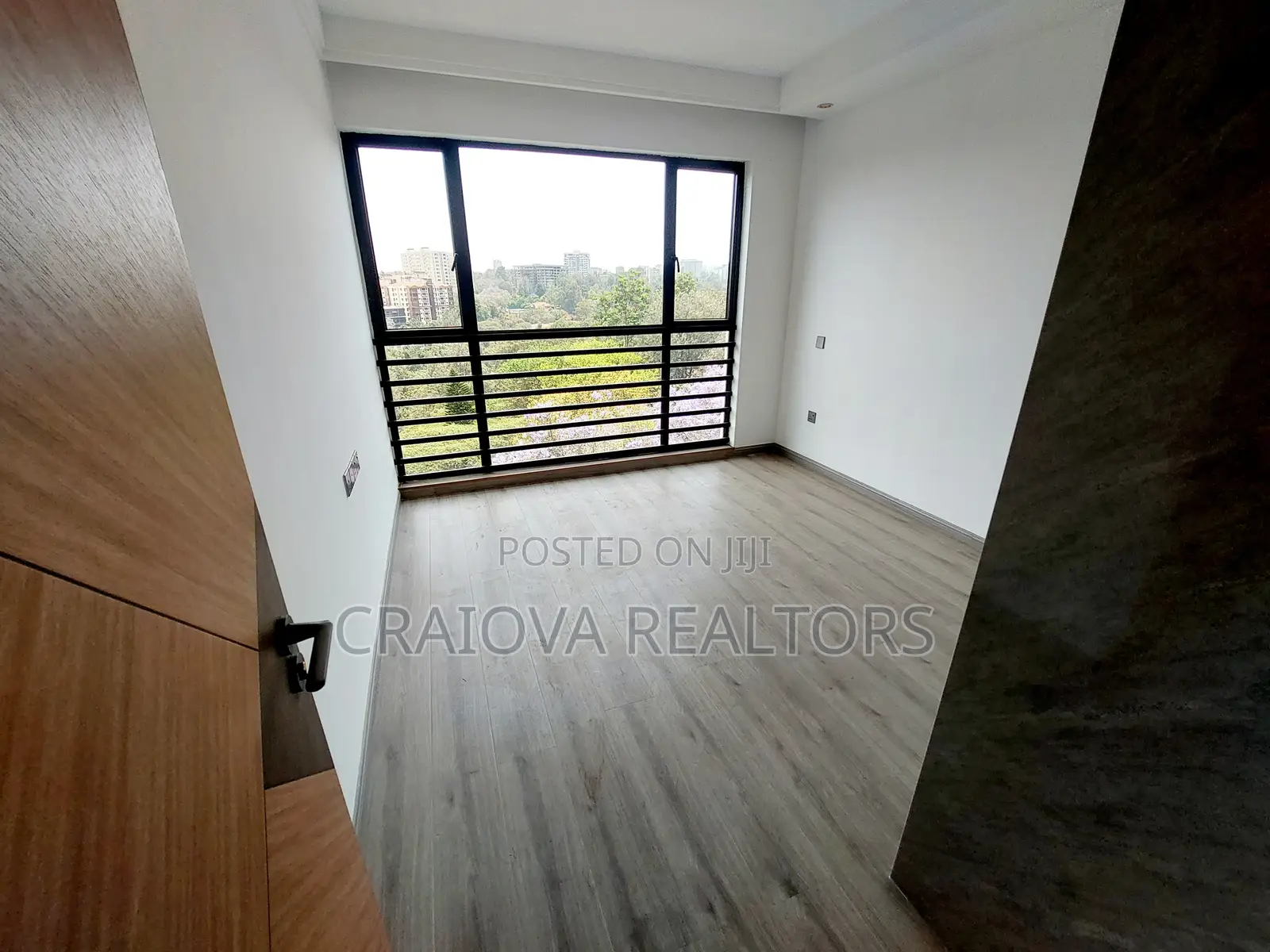 3bdrm Apartment in Riverside Drive for sale