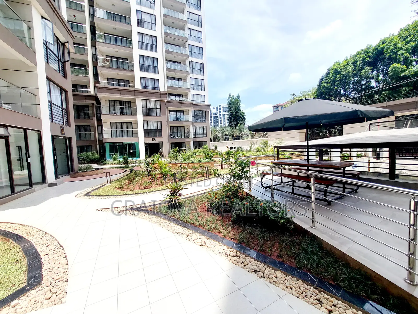 3bdrm Apartment in Riverside Drive for sale