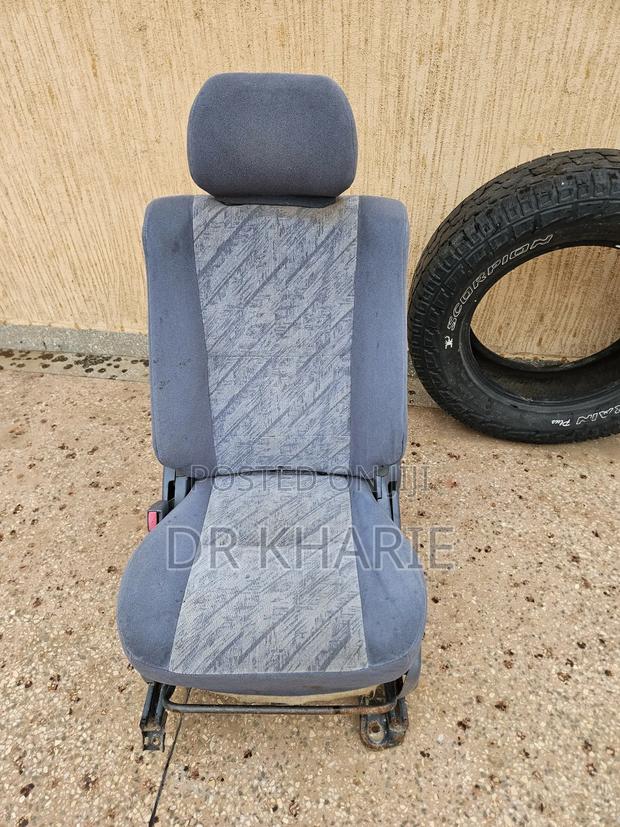 Prado 95 Seats - thumbnail 3