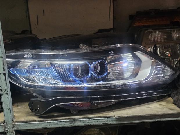 Honda Jade Headlight
