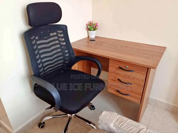 Best Office Desk With Swivel Headrest Office Chairs - main view