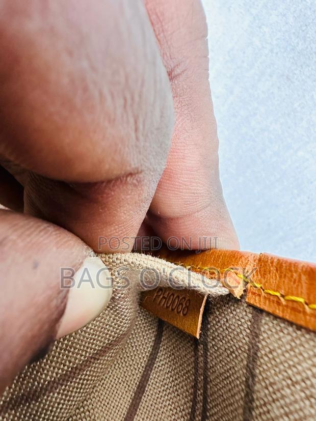 Authentic Louis Vuitton Neverfull Monogram Tote Bag - thumbnail 3