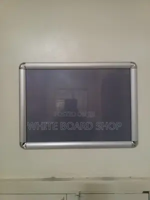 Wall Mounted A3 Snapper Frame for Hospitals