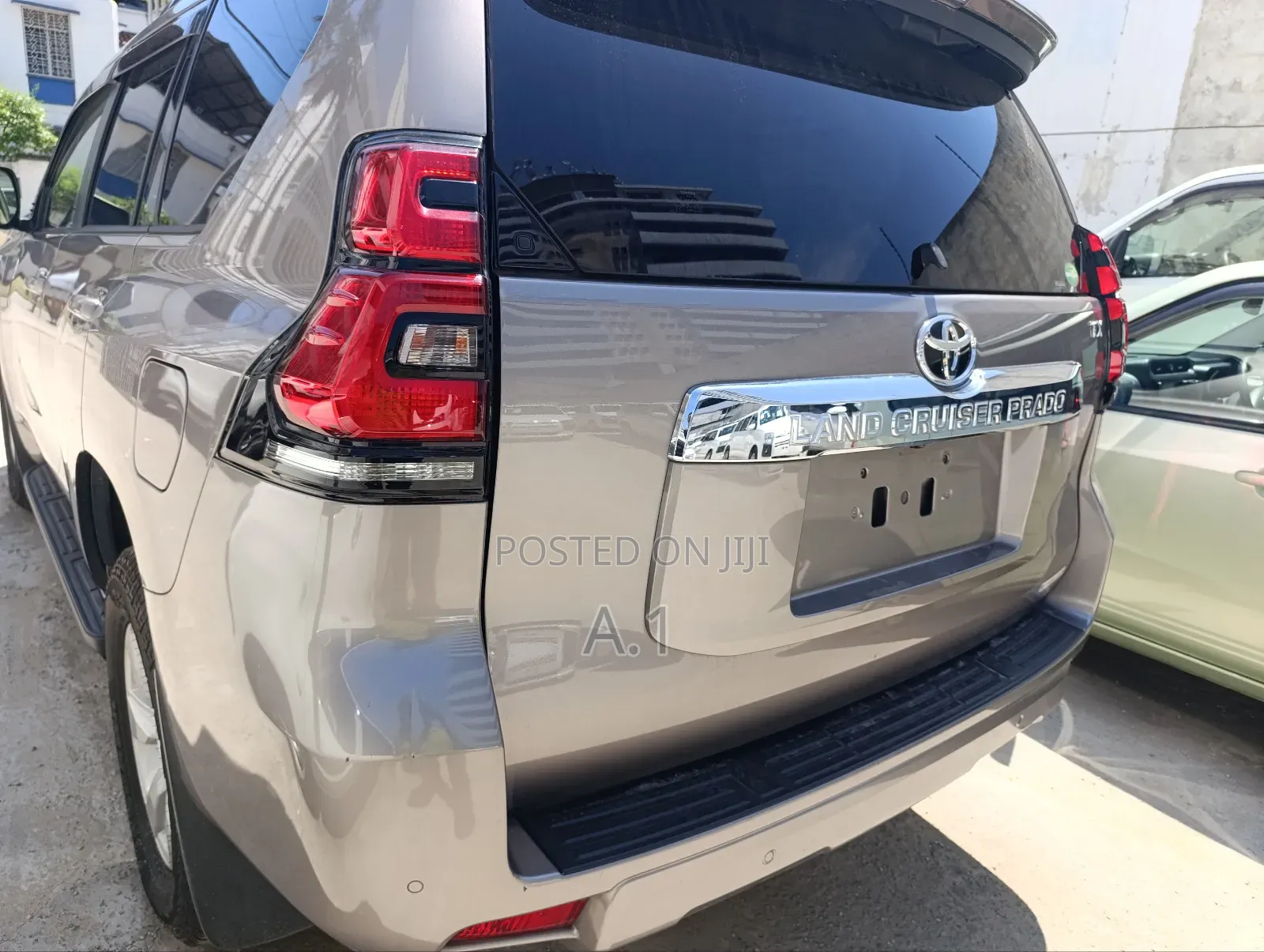 Toyota Land Cruiser Prado 2.8 2019 Gold