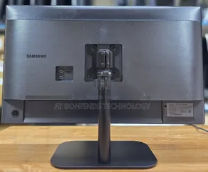 Samsung Lf32tu87
32 Inch Monitor 
Type C 90w Power Delivery