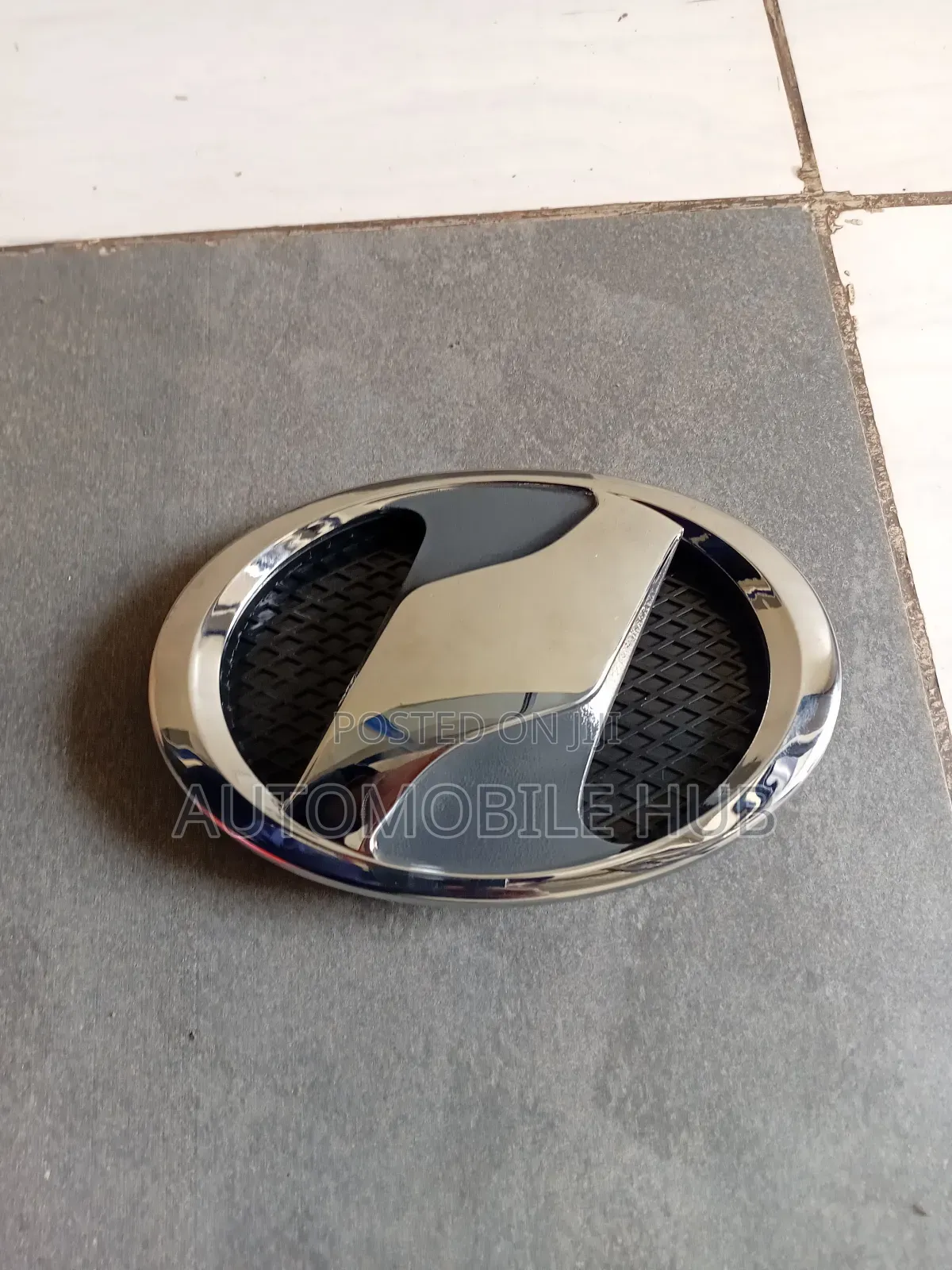 Toyota Vitz Logo Emblem – Original Quality Front/Rear Badge