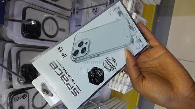 Nissa Space Collection Hard Clear Cover for iPhone 15 - thumbnail 3