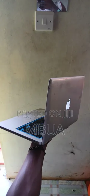 Laptop Apple MacBook 2012 8GB Intel Core i5 HDD+SSD 256GB