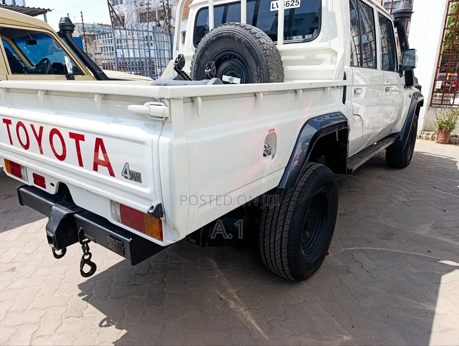 Toyota Land Cruiser 2019 White
