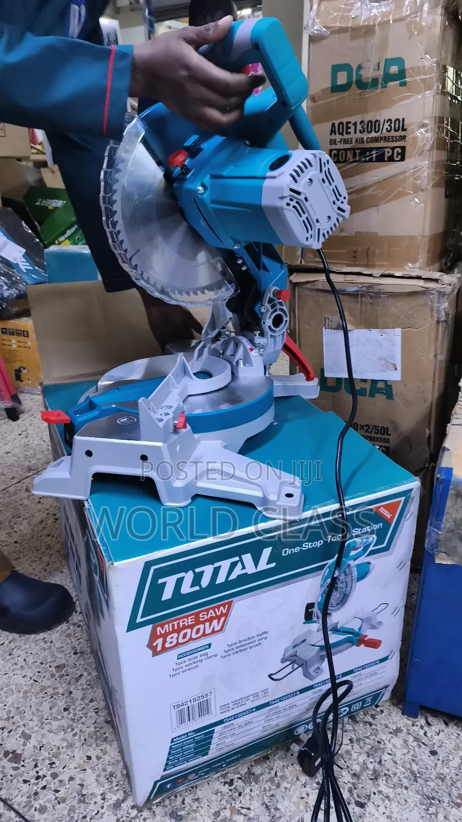 Total 1800w Mitre Electric Mitre Saw for Straight and Angled Cuts