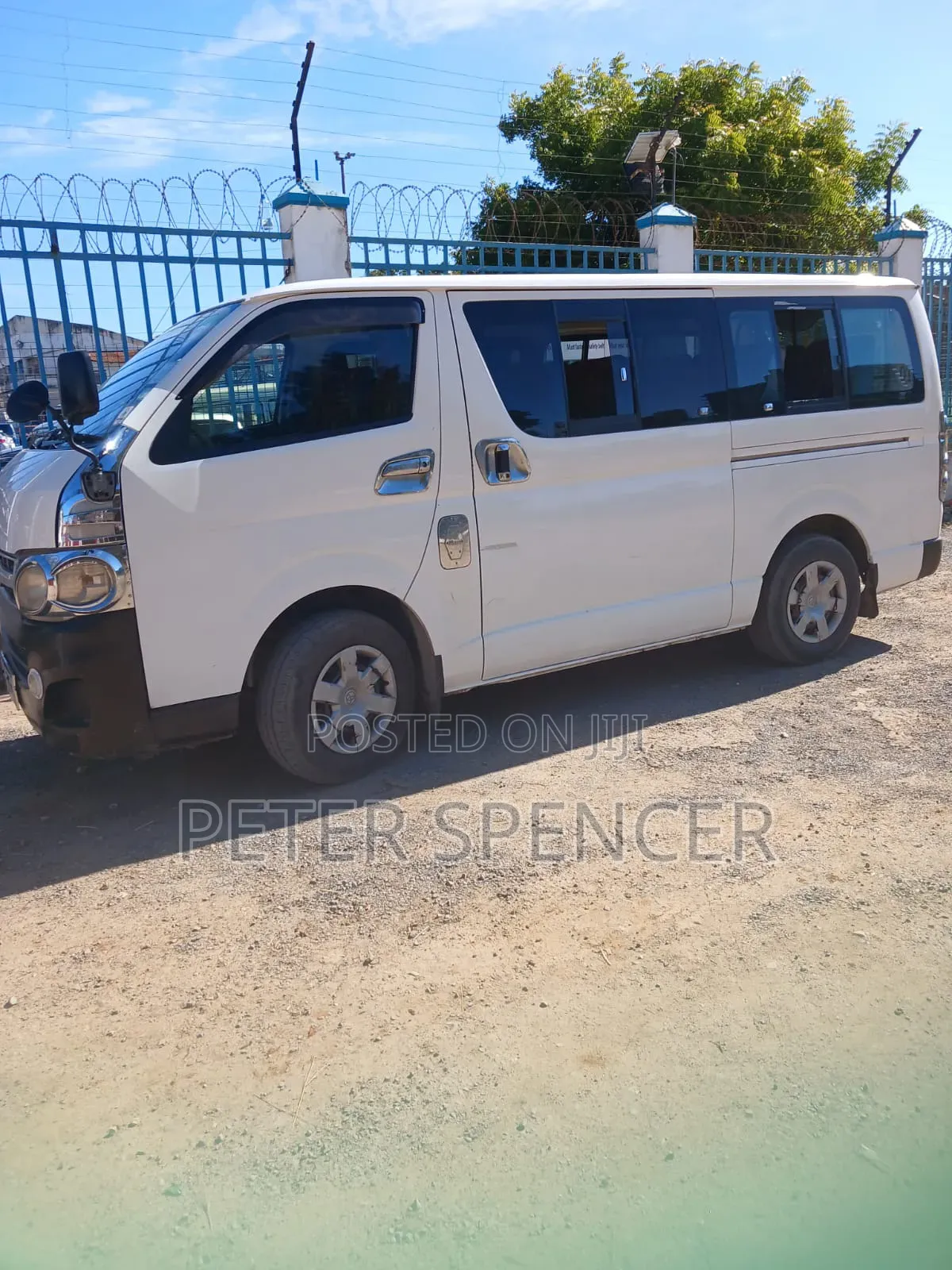 Toyota HiAce 2012 White