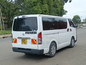Toyota HiAce 2014 White