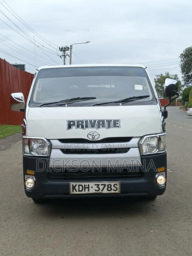 Toyota HiAce 2014 White