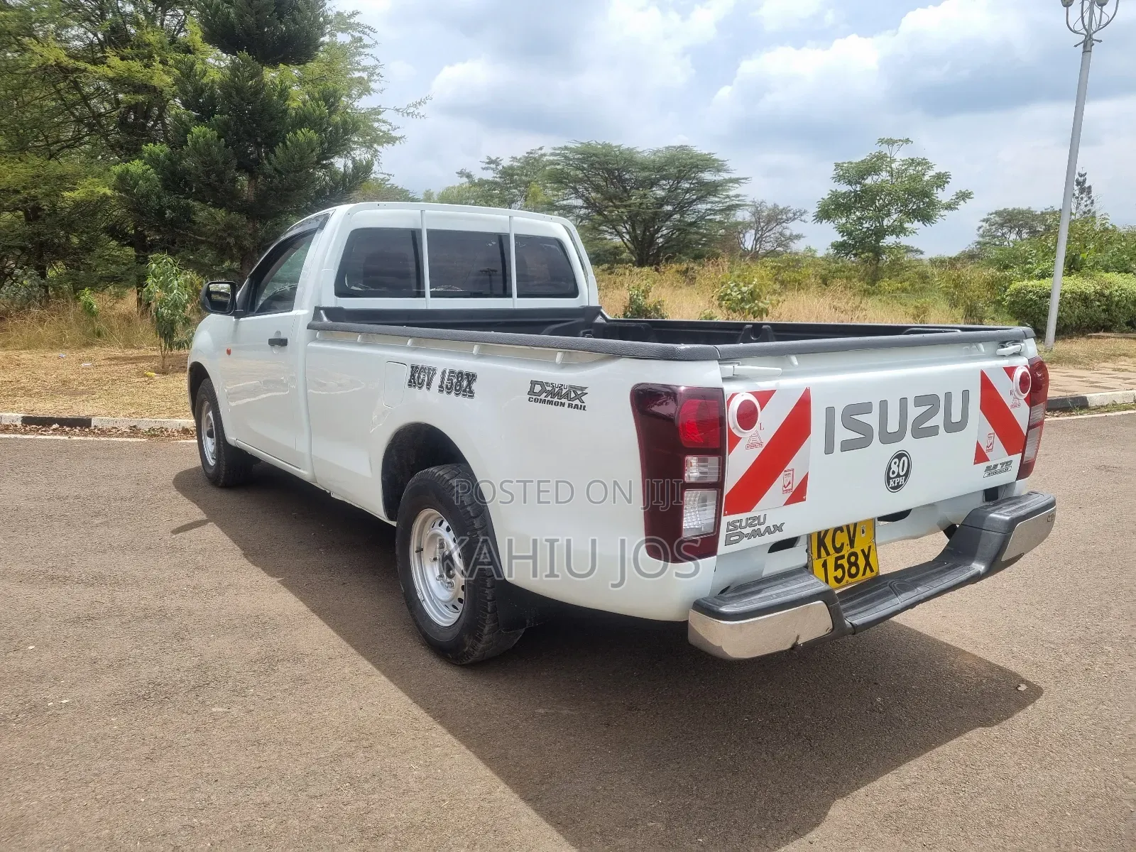Isuzu D-MAX 2012 White