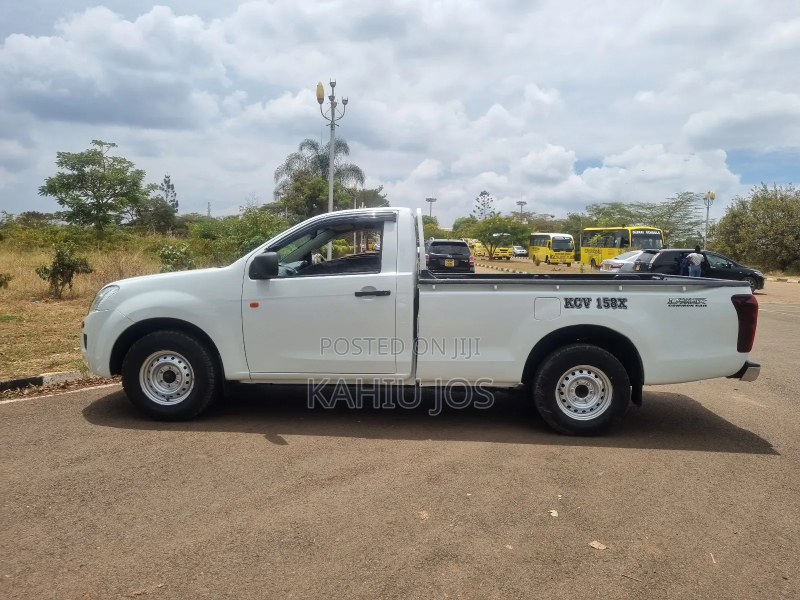 Isuzu D-MAX 2012 White