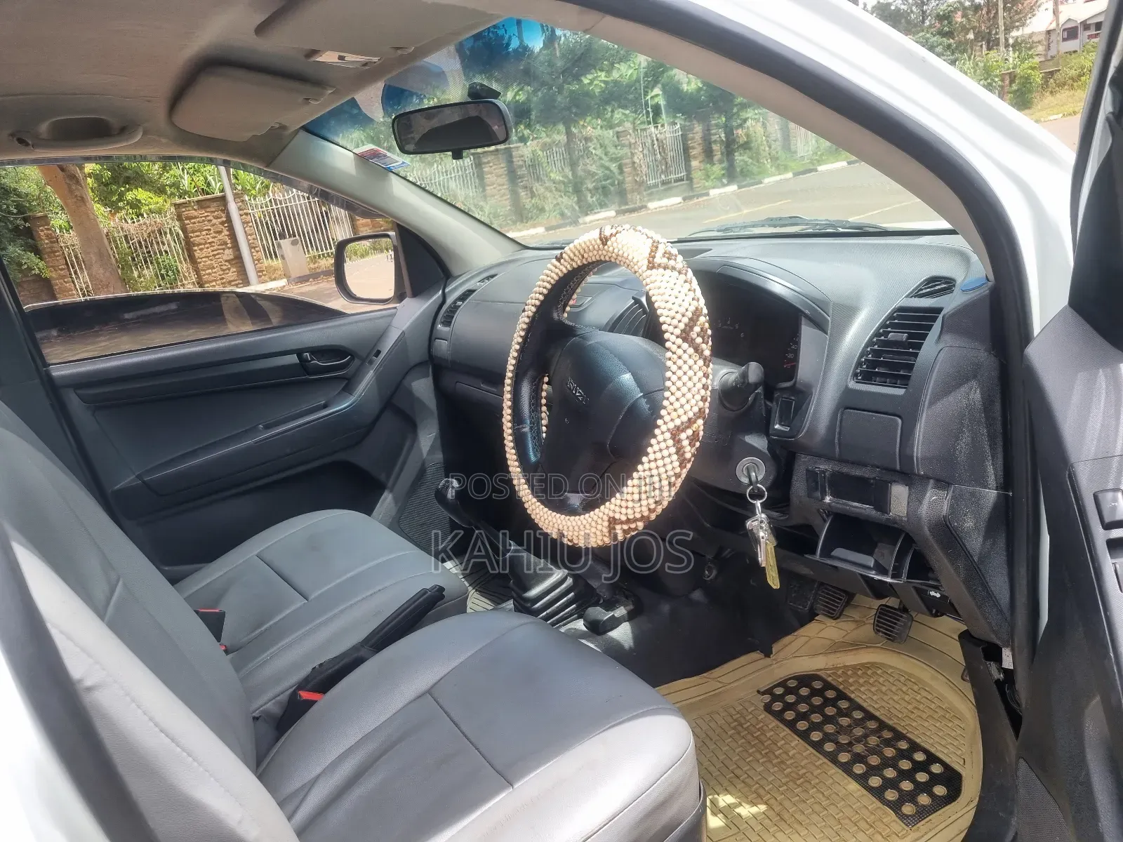 Isuzu D-MAX 2012 White