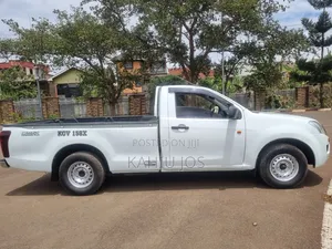 Isuzu D-MAX 2012 White
