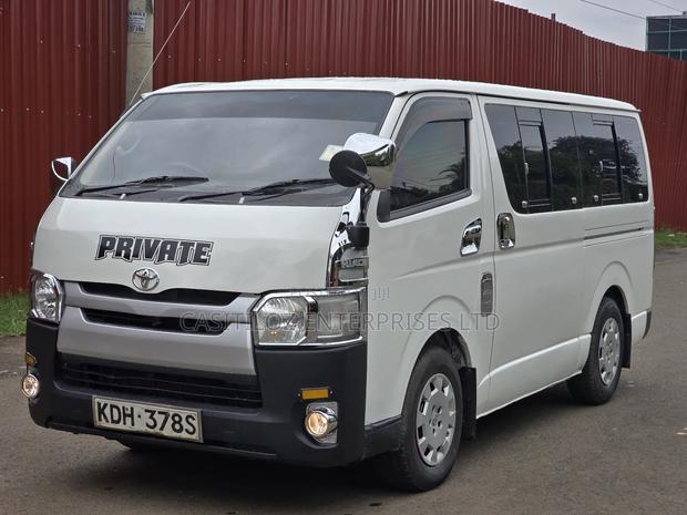 Toyota HiAce 2014 White - main view