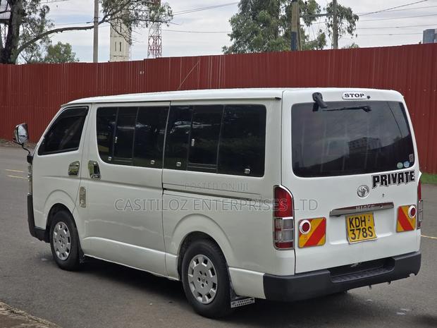 Toyota HiAce 2014 White - thumbnail 4