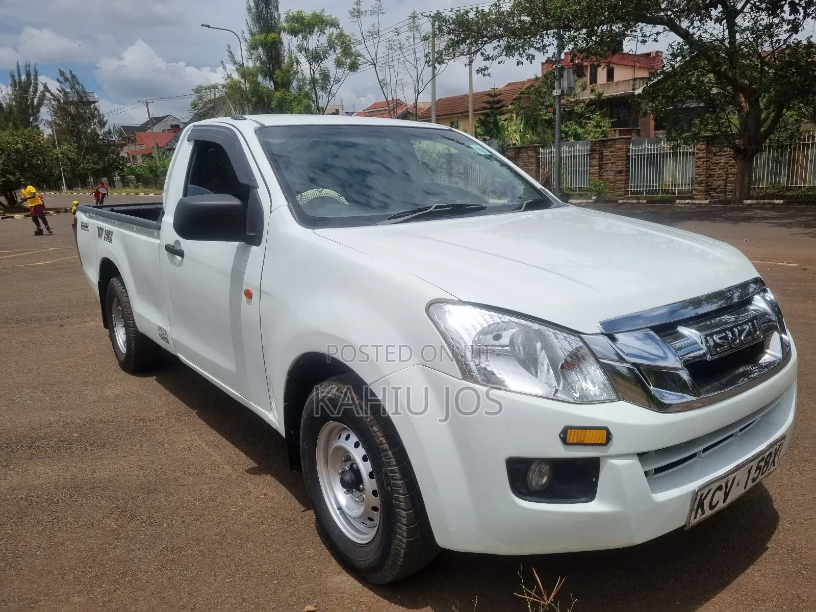 Isuzu D-MAX 2012 White