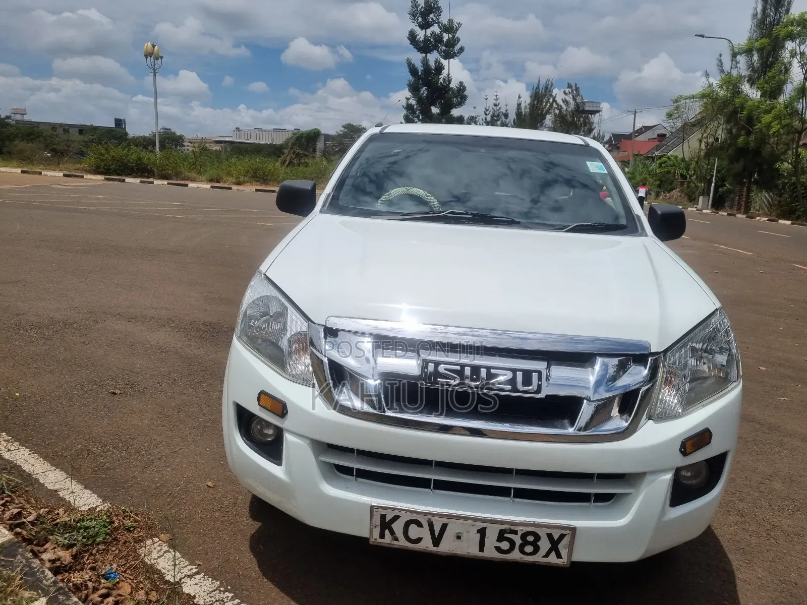 Isuzu D-MAX 2012 White