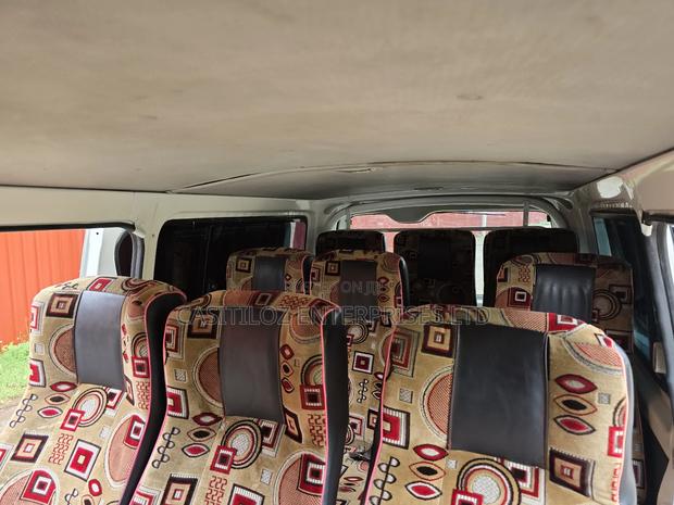 Toyota HiAce 2014 White - thumbnail 7