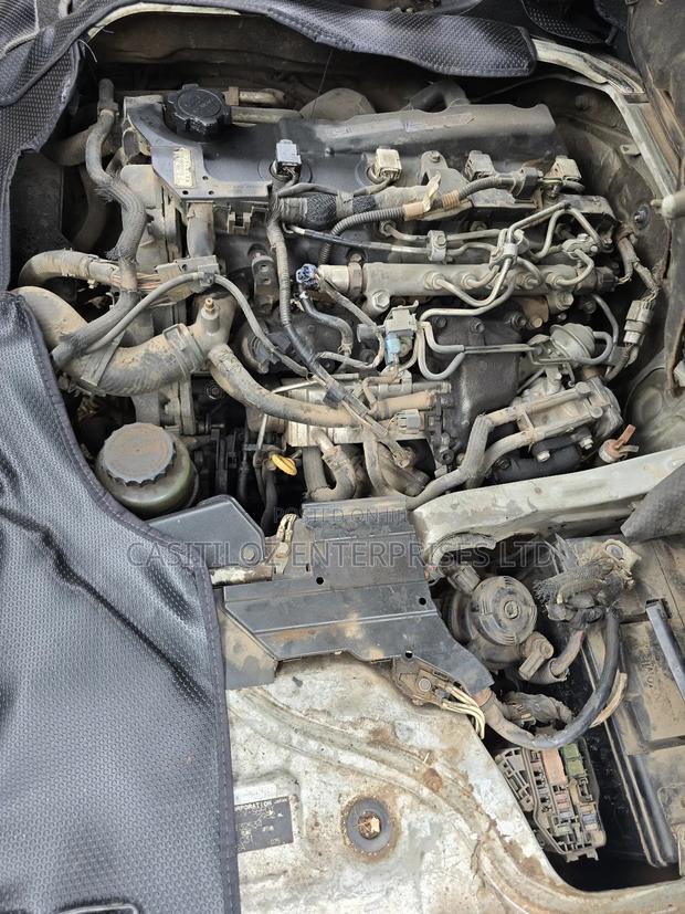 Toyota HiAce 2014 White - thumbnail 10