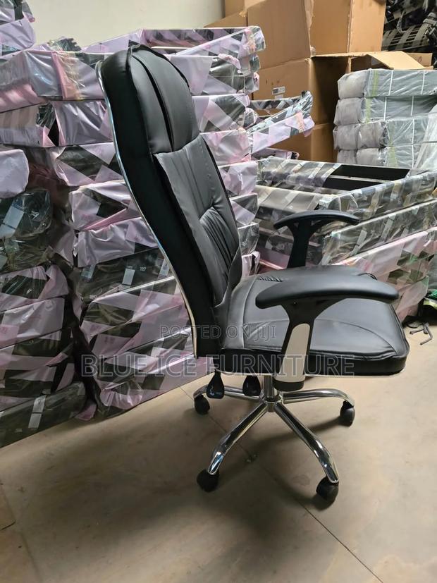 Quality Leather Black Office Chair - main view