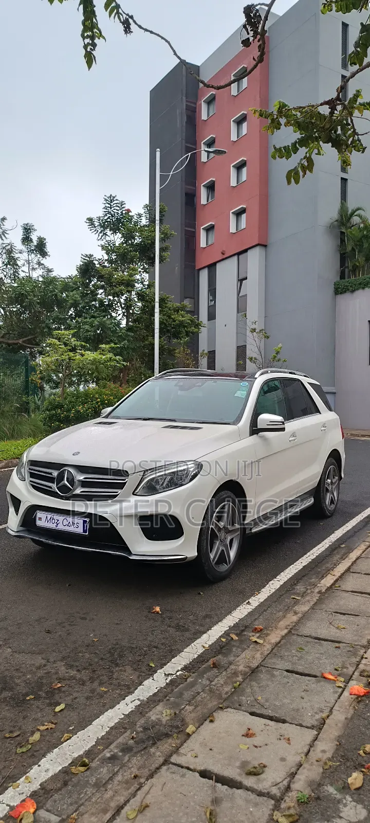 Mercedes-Benz GLE-Class 2017 White