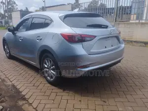 Mazda Axela 2018 Silver