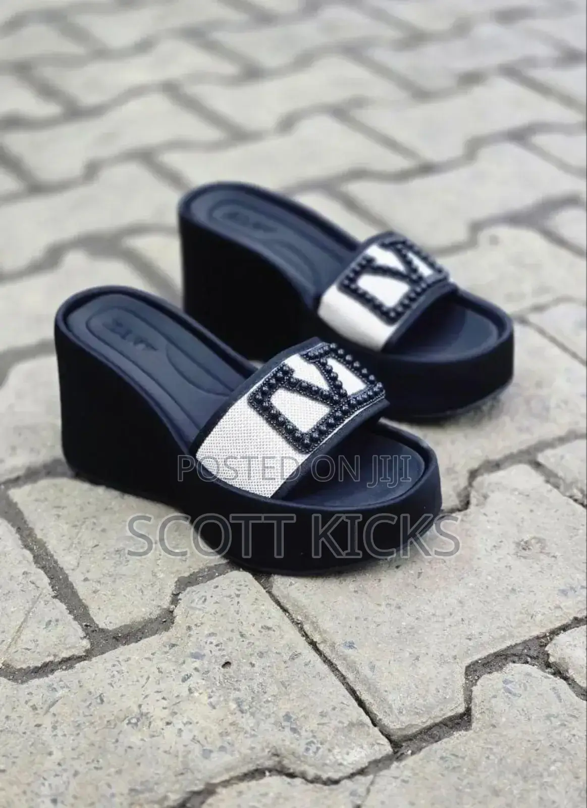 Ladies Embroided Wedge Platforms