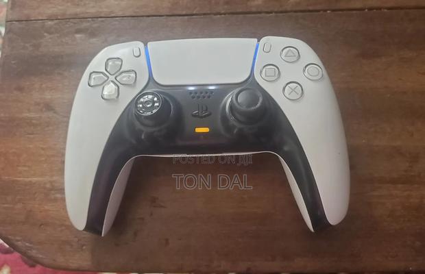 Sony Playstation 5 Controller - main view