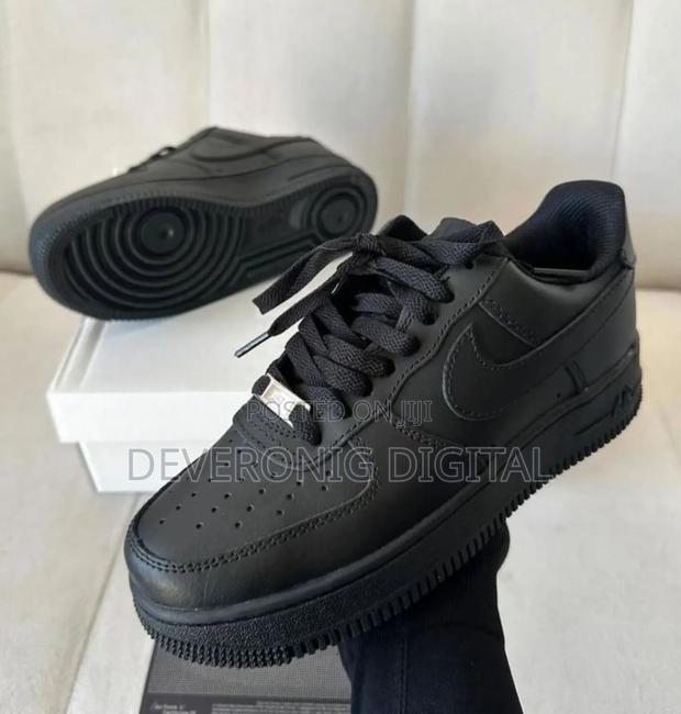 Airfoce Maziwa
Sizes White 36-44
Black -36-44