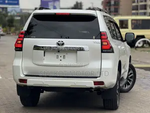 Toyota Land Cruiser Prado 2.7 2021 White