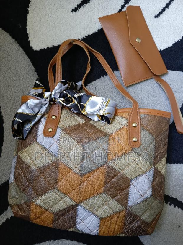 Multicolored Diamond Grid Printed Handbag -Rem - thumbnail 3