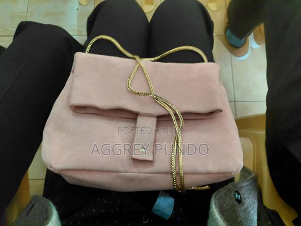 Semi Bakin Bag ,Gold Strap With Smooth Velvet Outside From Ginatricot