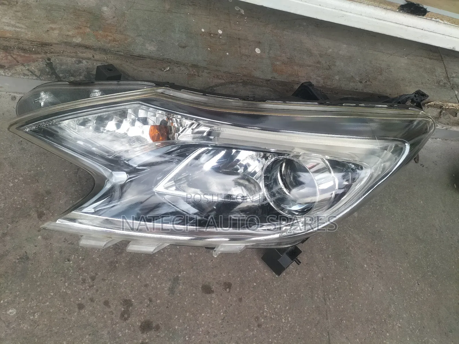 Nissan Note 2014 Zenon Headlight (P)
